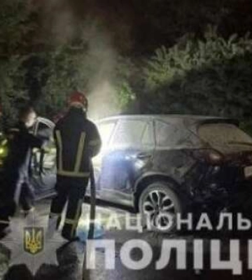 У Києві чоловік намагався підпалити автомобіль поліцейського 
