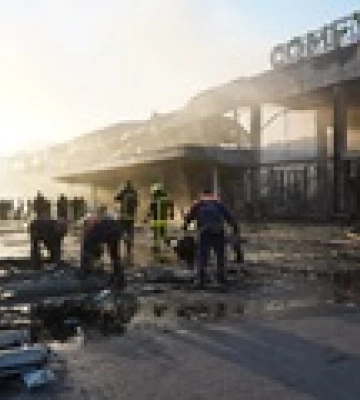 У ДСНС назвали кількість людей у ТЦ Кременчука в момент ракетного удару