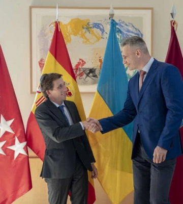 Кличко показав на відео меру Мадрида, що чинять окупанти в Україні