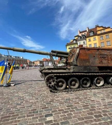 Російський танк «увірвався» на територію НАТО