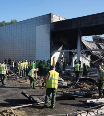 У Кременчуці оголосили триденну жалобу за загиблими внаслідок удару по ТРЦ