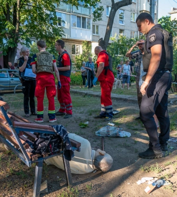 Кількість загиблих від учорашнього російського обстрілу в Харкові збільшилася до дев’яти