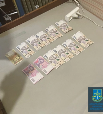 В Ужгороді лікаря-нарколога викрито на одержанні хабаря: 5 000 грн за довідку