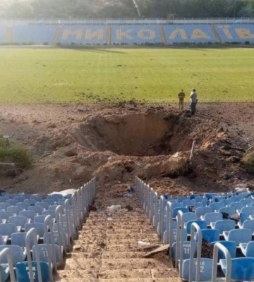 Рашисти випустили 8 ракет по Миколаєву, влучили у стадіон та військове містечко, ніхто не постраждав, - мер Сєнкевич