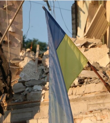 Ракетний удар по СТО у Дніпрі: під завалами знайшли двох загиблих