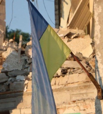 Через удар ракети по транспортному підприємству у Дніпрі загинуло двоє людей 