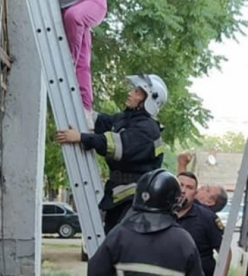 У дев&#039;ятиповерхівці в Одесі спалахнула квартира, евакуювали 18 людей, - ФОТО