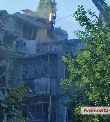 В Николаеве вражеская ракета разрушила многоэтажку. Есть погибшие и раненые