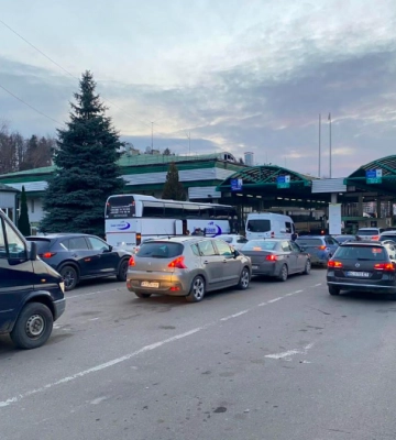 Украинцам разрешили ввозить автомобили на всех пунктах пропуска Львовской области Украинцам разрешили ввозить автомобили на всех пунктах пропуска Львовской области