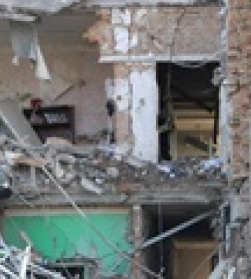 Удар РФ по Дніпру: знайдені тіла чоловіка та жінки