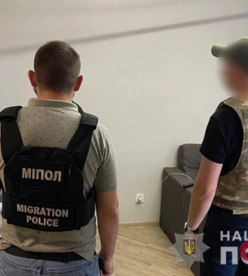 Делали «инвалидами»: в Одессе полицейские задержали организаторов незаконной переправки уклонистов за границу