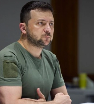 РФ должна через санкции платить за свое поведение: Зеленский об обстрелах городов