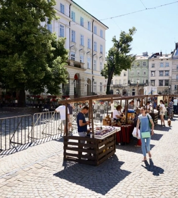 У центрі Львова триває фермерський ярмарок