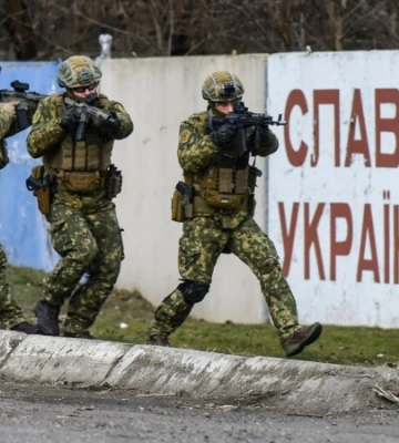 «Перемир&#039;я або рів із крокодилами»: Росія терміново зміцнює адмінмежу  Криму з Херсонщиною