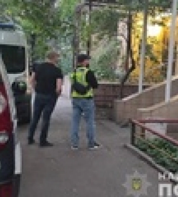 На столичному Печерську виявили тіло чоловіка з вогнепальним пораненням в голову
