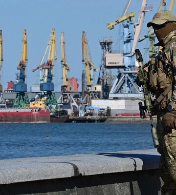 Окупати посилюють фільтраційні заходи у Херсонській області та евакуюють так звані державні установи