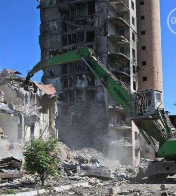 Окупанти вирішили знести в Маріуполі майже 1000 будинків, які розбомбили