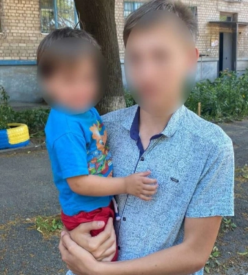 В Днепре на улице нашли 3-летнего ребенка в слезах