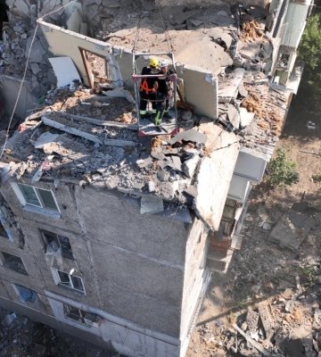 В Николаеве возросло число жертв ракетного удара по жилому дому