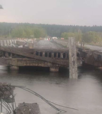 На Київщині блискавка зруйнувала міст через ріку Ірпінь, є загиблий і поранені