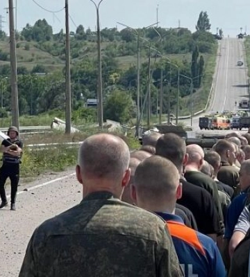 Більшість бійців важко поранені: перші фото після повернення 144 українських захисників з полону