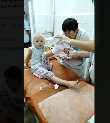 &quot;І покажем, що ми браття козацького роду!&quot;, - дівчинка, яку поранило у Миколаєві під час російського ракетного удару, співає гімн. ВIДЕО