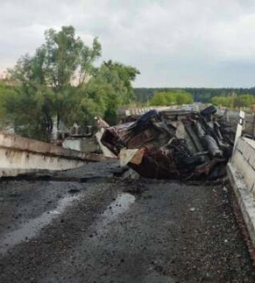 Вибух на мосту під Києвом: з’явилися фото з місця інциденту