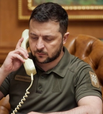 Зеленський обговорив з Макроном перебіг бойових дій