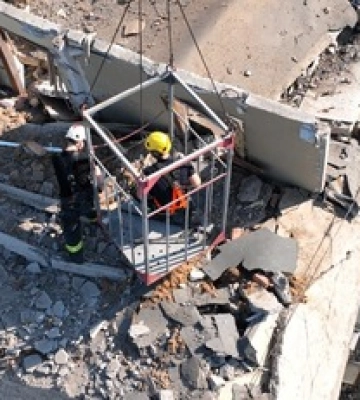 Ракетний удар по багатоповерхівці Миколаєва: число жертв та поранених зросло