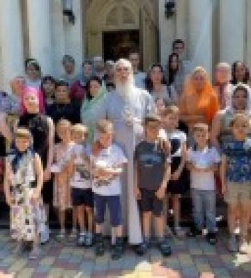 В Одессе УПЦ передали гуманитарную помощь детям-переселенцам В Одессе УПЦ передали гуманитарную помощь детям-переселенцам