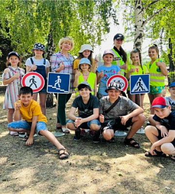 Криворізькі патрульні розповіли дітям про правила безпеки влітку