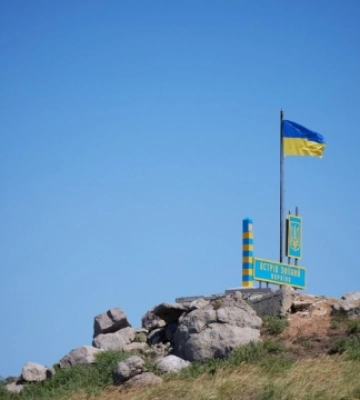 ЗСУ допомогли окупантам остаточно евакуювати залишки свого гарнізону з острова Зміїний, - Залужний. ВIДЕО
