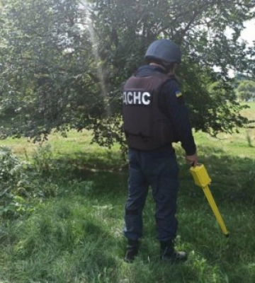 Вибухи на Закарпатті: В Берегові знайшли артилерійський снаряд