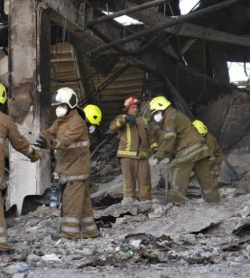 Під час розбору завалів торгового центру у Кременчуці виявили 28 фрагментів тіл