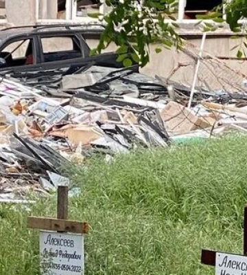 В Мариуполе нашли новую братскую могилу с более сотней тел