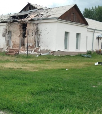 Російські вертольоти зруйнували лікарню на Сумщині