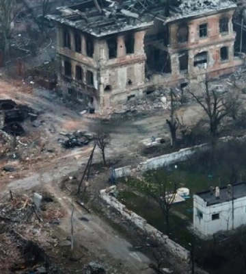 Попри заяви окупантів, відновити опалення в Маріуполі до зими вони не зможуть — Андрющенко