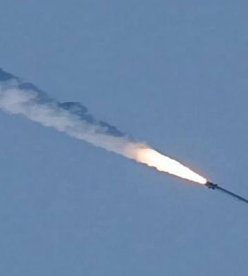 Рашисты снова ударили по Киеву, ракета попала в многоэтажку
