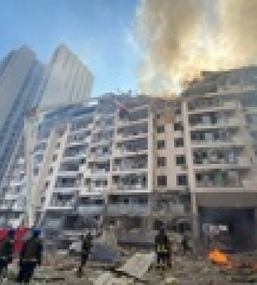 Удар по Киеву: ракета попала в девятиэтажку
