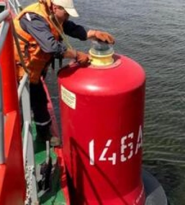 На Дніпрі з’явилися буйки для обмеження руху річкою