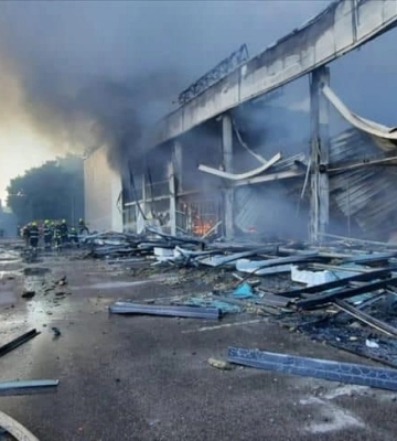 Ракетный удар по ТЦ в Кременчуге: погибли и пропали без вести 22 человека