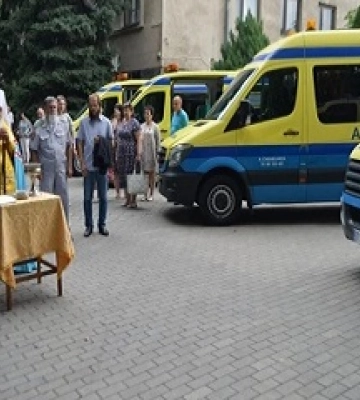 УПЦ в июне передала 12 автомобилей для ВСУ и медиков
