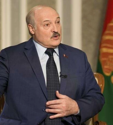 Лукашенко заявив, що наказав «взяти під приціл» столиці противників