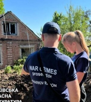 Наслідки ранкового ракетного удару по Харкову: поранено жінку, пошкоджено будинок та школу. ФОТОрепортаж