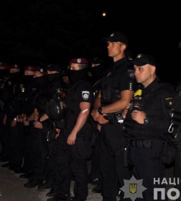 У Черкасах поліцейські роздали повістки 34 порушникам комендантської години