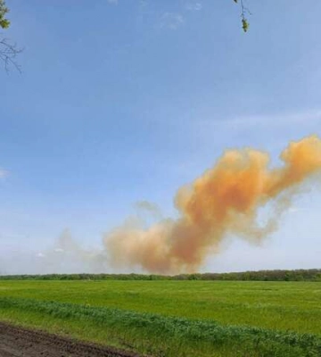На Херсонщині окупанти обстріляли склади із вибухонебезпечними речовинами