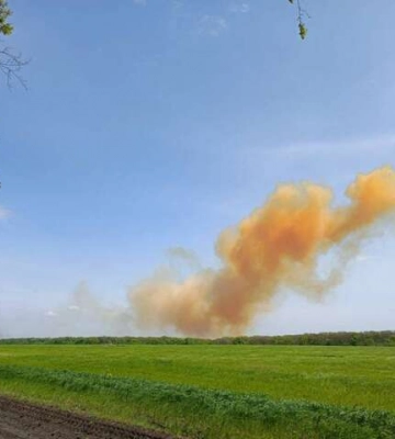 Оккупанты обстреляли склады с аммиачной селитрой на Херсонщине (видео)
