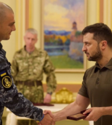 Решта кораблів РФ підуть у відомому напрямку! Зеленський вручив нагороди у День ВМС ЗСУ