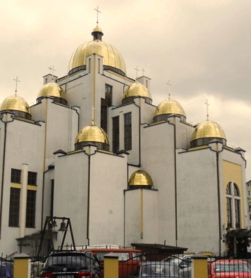 У Львові прямо перед церквами видають повістки у військкомат