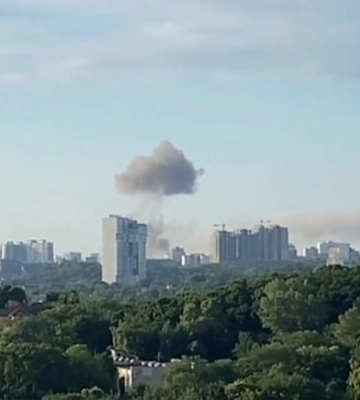 Русские фашисты выпустили по Киеву 14 ракет, одна попала в девятиэтажку и снесла несколько этажей